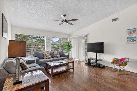 Villa ou maison à vendre à Sarasota, Floride: 2 chambres, 125.7 m2 № 2427102 - photo 25