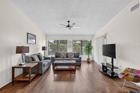 Villa ou maison à vendre à Sarasota, Floride: 2 chambres, 125.7 m2 № 2427102 - photo 24