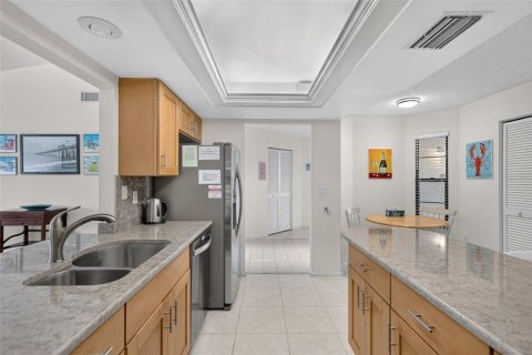 Villa ou maison à vendre à Sarasota, Floride: 2 chambres, 125.7 m2 № 2427102 - photo 13