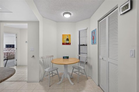 Villa ou maison à vendre à Sarasota, Floride: 2 chambres, 125.7 m2 № 2427102 - photo 18