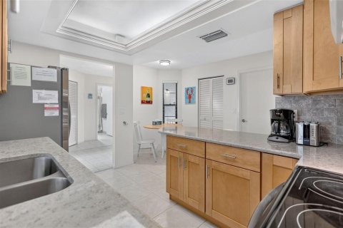 Villa ou maison à vendre à Sarasota, Floride: 2 chambres, 125.7 m2 № 2427102 - photo 17