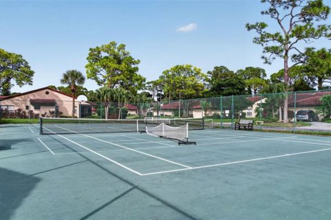 Villa ou maison à vendre à Sarasota, Floride: 2 chambres, 125.7 m2 № 2427102 - photo 6