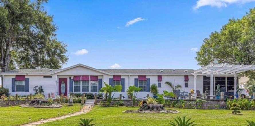 House in Ocala, Florida 3 bedrooms, 164.34 sq.m. № 1826208