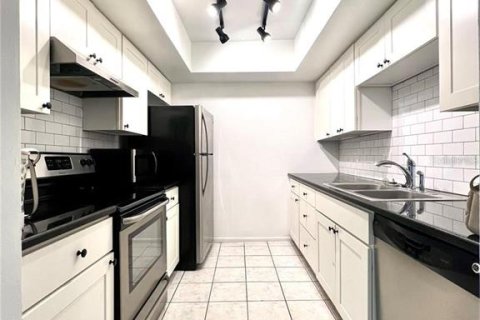 Купить кондоминиум в Клируотер, Флорида 6 комнат, 105.91м2, № 1910231 - фото 5