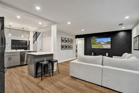 Villa ou maison à vendre à Sunrise, Floride: 4 chambres, 182.09 m2 № 2439363 - photo 8