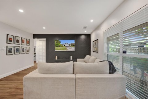 Villa ou maison à vendre à Sunrise, Floride: 4 chambres, 182.09 m2 № 2439363 - photo 7