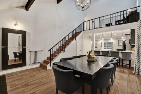 Villa ou maison à vendre à Sunrise, Floride: 4 chambres, 182.09 m2 № 2439363 - photo 4