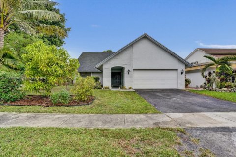 Villa ou maison à Sunrise, Floride 4 chambres, 182.09 m2 № 2439363