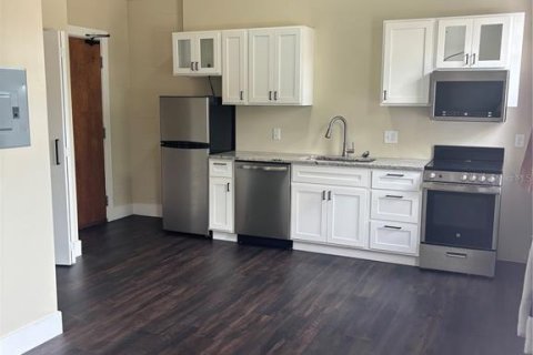 Apartamento en alquiler en DeLand, Florida, 1 habitación, 2477.89 m2 № 1899470 - foto 3