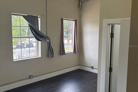 Apartamento en alquiler en DeLand, Florida, 1 habitación, 2477.89 m2 № 1899470 - foto 6