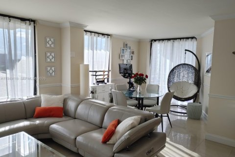 Снять в аренду кондоминиум в Авентура, Флорида 2 спальни, 120.96м2, № 2005496 - фото 26
