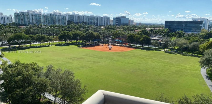 Кондоминиум с 2 спальнями в Авентура, Флорида № 2005496