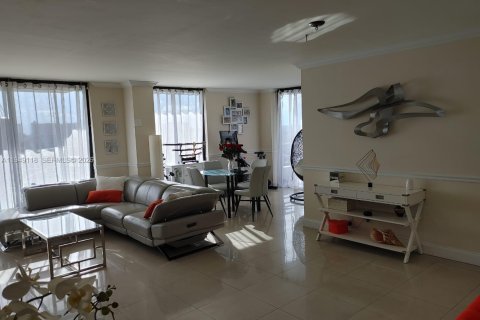 Снять в аренду кондоминиум в Авентура, Флорида 2 спальни, 120.96м2, № 2005496 - фото 29