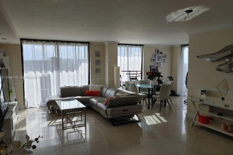 Снять в аренду кондоминиум в Авентура, Флорида 2 спальни, 120.96м2, № 2005496 - фото 27