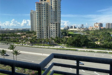 Снять в аренду кондоминиум в Авентура, Флорида 2 спальни, 120.96м2, № 2005496 - фото 11