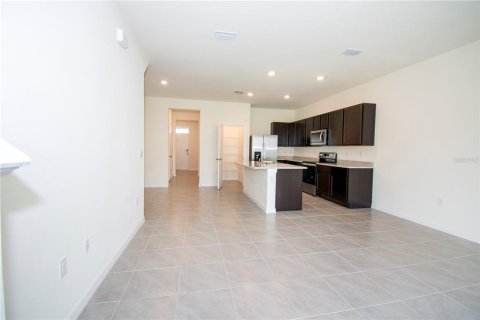 Townhouse in Wesley Chapel, Florida 3 bedrooms, 155.43 sq.m. № 1871043 - photo 7