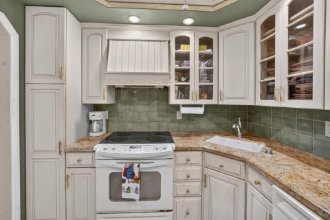 Condo in Pompano Beach, Florida, 2 bedrooms  № 2402330 - photo 7