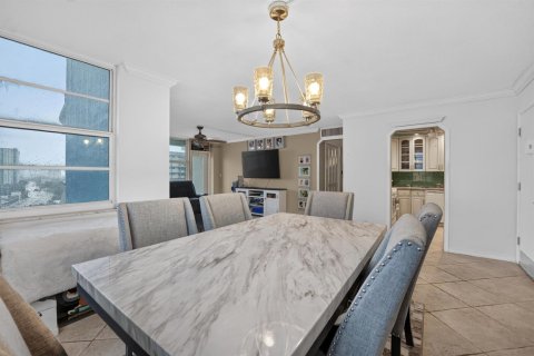 Condo in Pompano Beach, Florida, 2 bedrooms  № 2402330 - photo 15