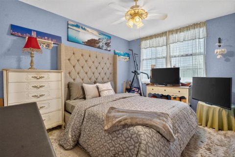 Condo in Pompano Beach, Florida, 2 bedrooms  № 2402330 - photo 28