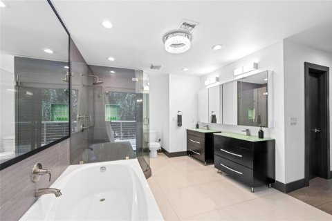 Casa en venta en Fort Lauderdale, Florida, 4 dormitorios, 315.87 m2 № 2177849 - foto 27