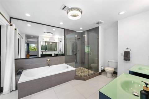Casa en venta en Fort Lauderdale, Florida, 4 dormitorios, 315.87 m2 № 2177849 - foto 26