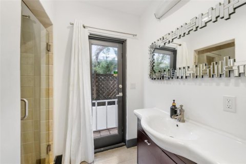 Casa en venta en Fort Lauderdale, Florida, 4 dormitorios, 315.87 m2 № 2177849 - foto 30