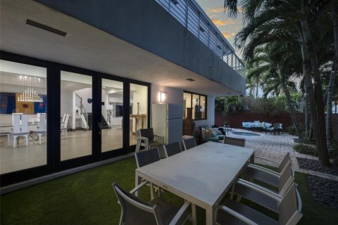 Casa en venta en Fort Lauderdale, Florida, 4 dormitorios, 315.87 m2 № 2177849 - foto 10