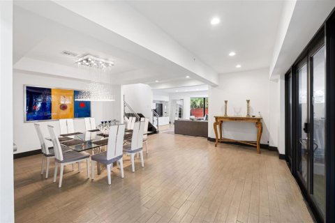 Casa en venta en Fort Lauderdale, Florida, 4 dormitorios, 315.87 m2 № 2177849 - foto 17