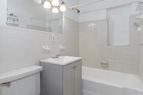 House in Miami Gardens, Florida 4 bedrooms, 187.57 sq.m. № 2301691 - photo 30