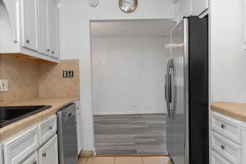 House in Miami Gardens, Florida 4 bedrooms, 187.57 sq.m. № 2301691 - photo 18