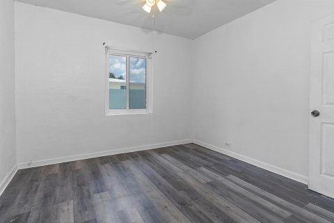 House in Miami Gardens, Florida 4 bedrooms, 187.57 sq.m. № 2301691 - photo 29