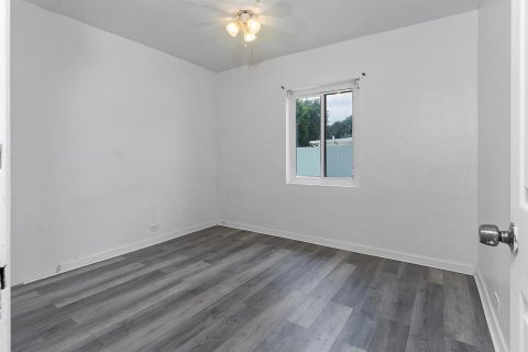 House in Miami Gardens, Florida 4 bedrooms, 187.57 sq.m. № 2301691 - photo 27