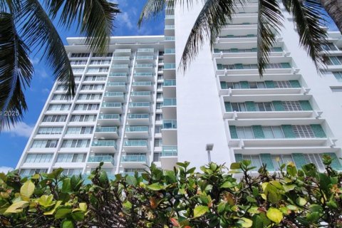 Condominio en venta en Miami Beach, Florida, 61.59 m2 № 1691223 - foto 25