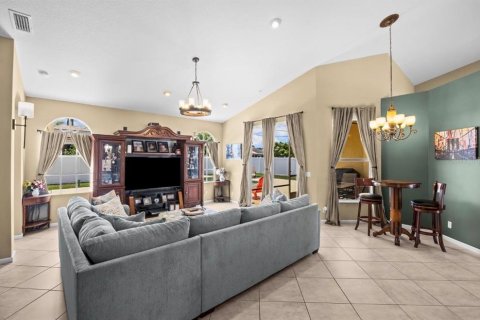 House in Saint Lucie, Florida 5 bedrooms, 250.74 sq.m. № 2151660 - photo 10