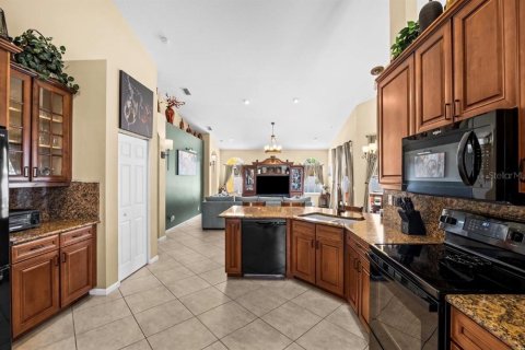 House in Saint Lucie, Florida 5 bedrooms, 250.74 sq.m. № 2151660 - photo 9