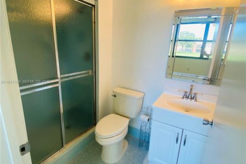 Снять в аренду кондоминиум в Маргит, Флорида 2 спальни, 92.9м2, № 1989599 - фото 10