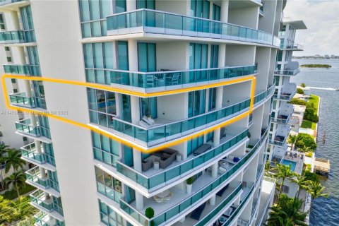 Condo in North Bay Village, Florida, 3 bedrooms  № 1703586 - photo 17
