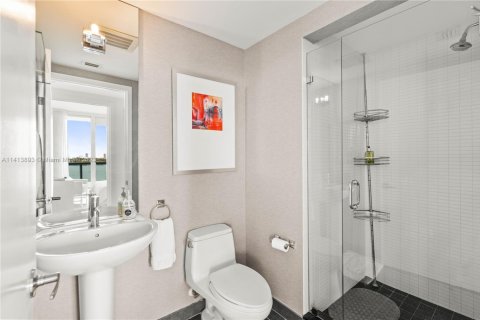 Condo in North Bay Village, Florida, 3 bedrooms  № 1703586 - photo 28
