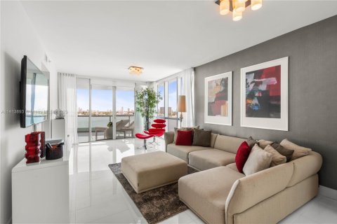 Condo in North Bay Village, Florida, 3 bedrooms  № 1703586 - photo 4
