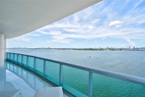 Condo in North Bay Village, Florida, 3 bedrooms  № 1703586 - photo 9