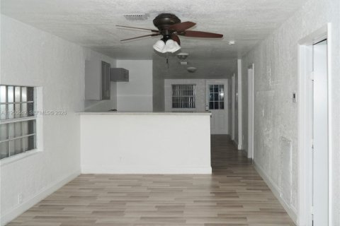 Снять в аренду виллу или дом в Палм Спрингс, Флорида 2 спальни, 65.77м2, № 2005927 - фото 6