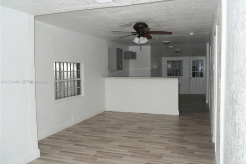 Снять в аренду виллу или дом в Палм Спрингс, Флорида 2 спальни, 65.77м2, № 2005927 - фото 7