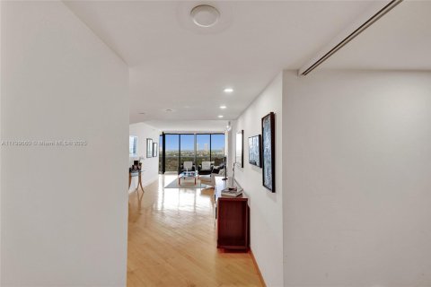 Condominio en venta en Aventura, Florida, 2 dormitorios, 142.14 m2 № 1697767 - foto 3