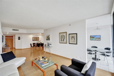 Condominio en venta en Aventura, Florida, 2 dormitorios, 142.14 m2 № 1697767 - foto 9