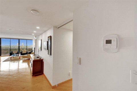 Condominio en venta en Aventura, Florida, 2 dormitorios, 142.14 m2 № 1697767 - foto 4