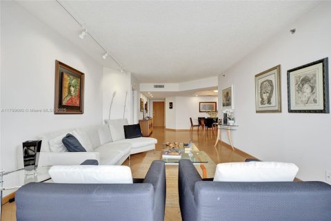 Condominio en venta en Aventura, Florida, 2 dormitorios, 142.14 m2 № 1697767 - foto 11