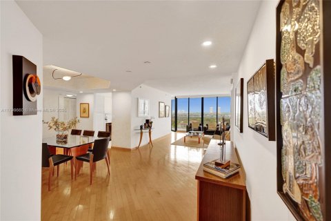 Condominio en venta en Aventura, Florida, 2 dormitorios, 142.14 m2 № 1697767 - foto 5