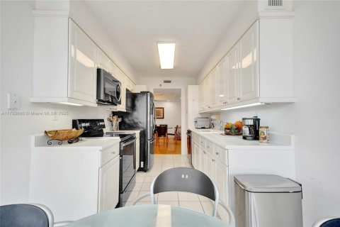 Condominio en venta en Aventura, Florida, 2 dormitorios, 142.14 m2 № 1697767 - foto 18