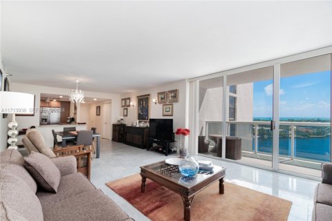 Condo in Aventura, Florida, 2 bedrooms  № 2186232 - photo 20