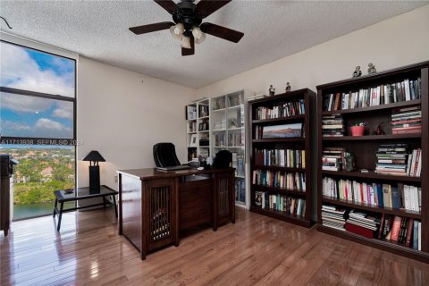 Condo in Aventura, Florida, 2 bedrooms  № 2186232 - photo 30